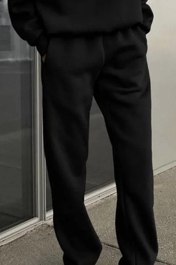 Traje casual de dos piezas con sudadera y pantalón