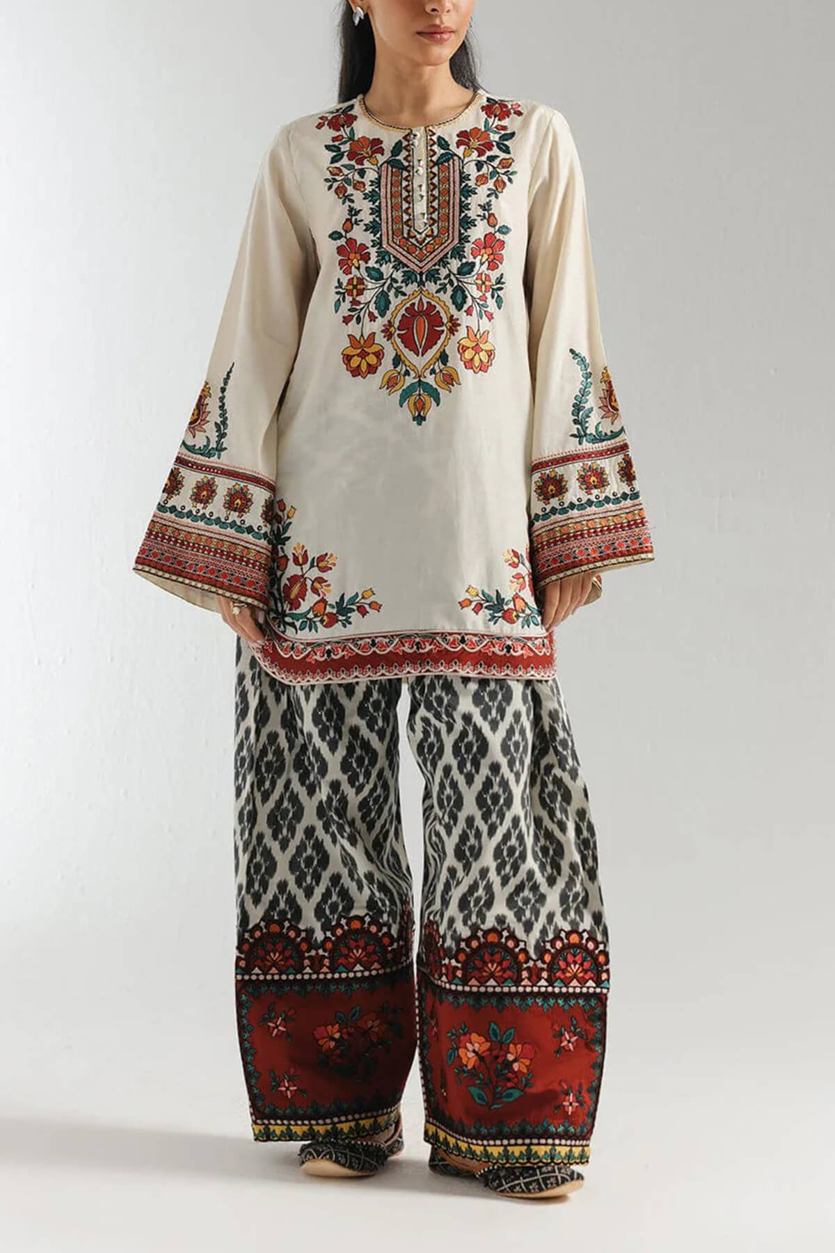 Retro Ethnic Print Bell-Sleeve Loose-Fitting Shirt