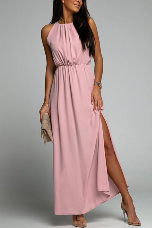 Vestido de cuello redondo, sin mangas, con cintura y abertura lateral