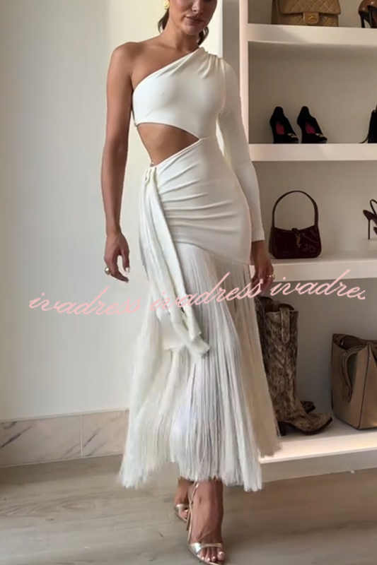 Increíble vestido largo elástico con un solo hombro, abertura, drapeado y ribete de borlas