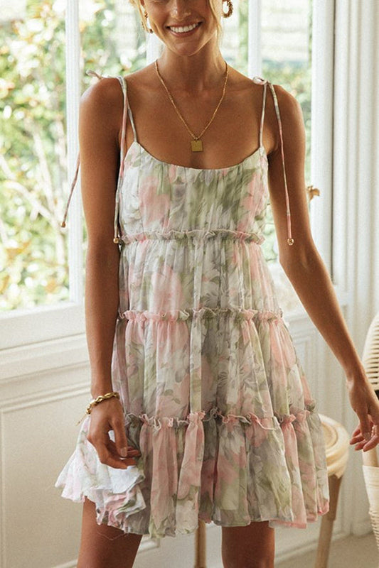 Vestido corto Capri Kisses con volantes escalonados y espalda fruncida