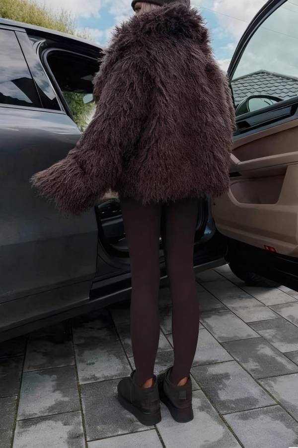 CHAQUETA DE PIEL CHOCOLATE DE ÚLTIMA TENDENCIA