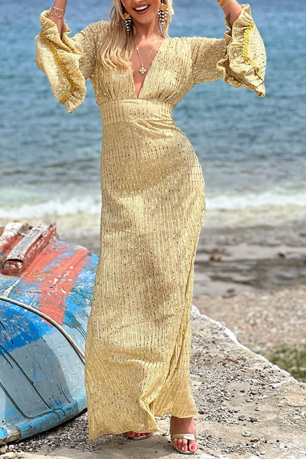 Vestido largo sin espalda con mangas acampanadas y lentejuelas de aspecto fascinante