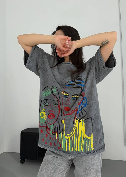 Oversized Graphic T-Shirt – Vintage Wash with Artistic Print
