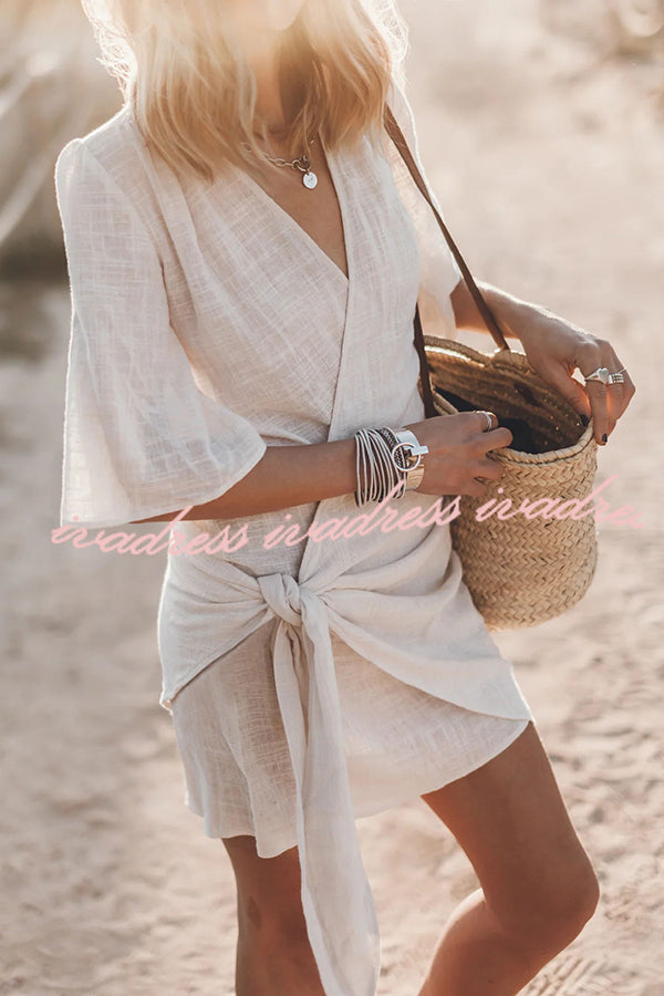 Vestido corto cruzado anudado de mezcla de lino y algodón, fácil de llevar 