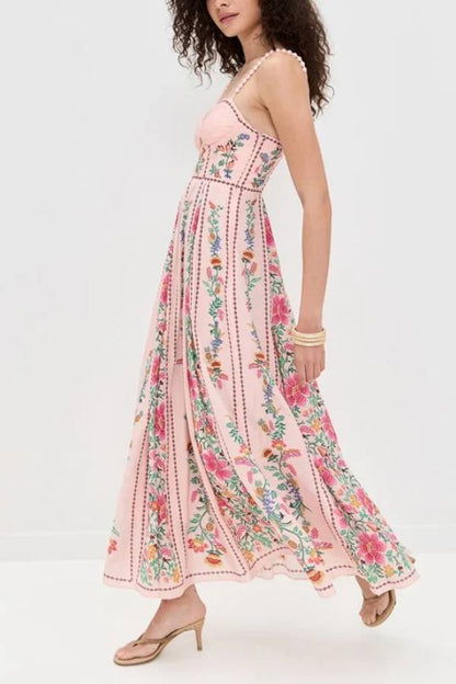 Vestido largo con tirantes de cuentas, escote corazón y estampado único de bosque delicado