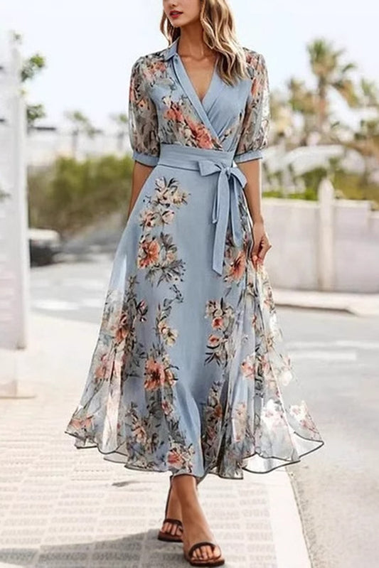 Vestido midi con cuello en V, manga corta y lazo en la cintura con estampado floral 