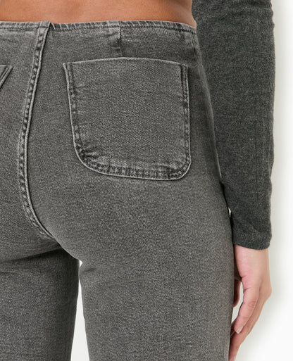 High-Waist Straight Jeans | Contrast Stitching | Full-Length Silhouette