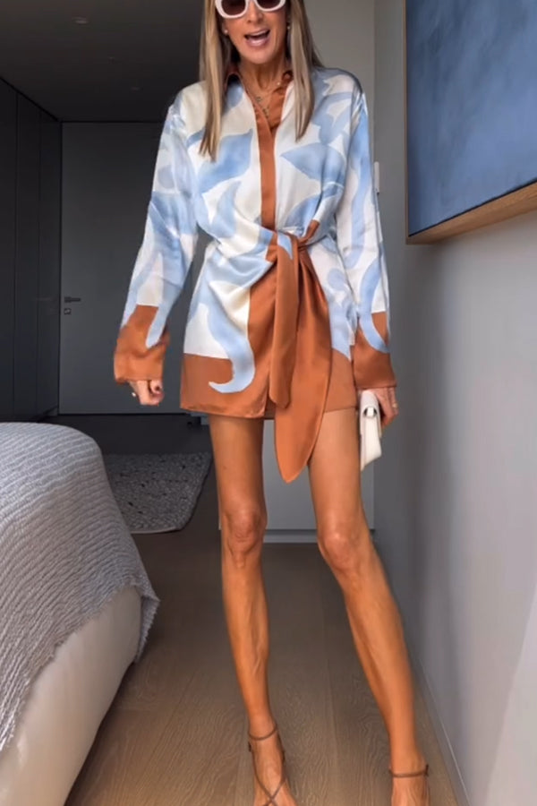 Vestido camisero corto con lazo y estampado único en bloques de color de satén de Lake Days 