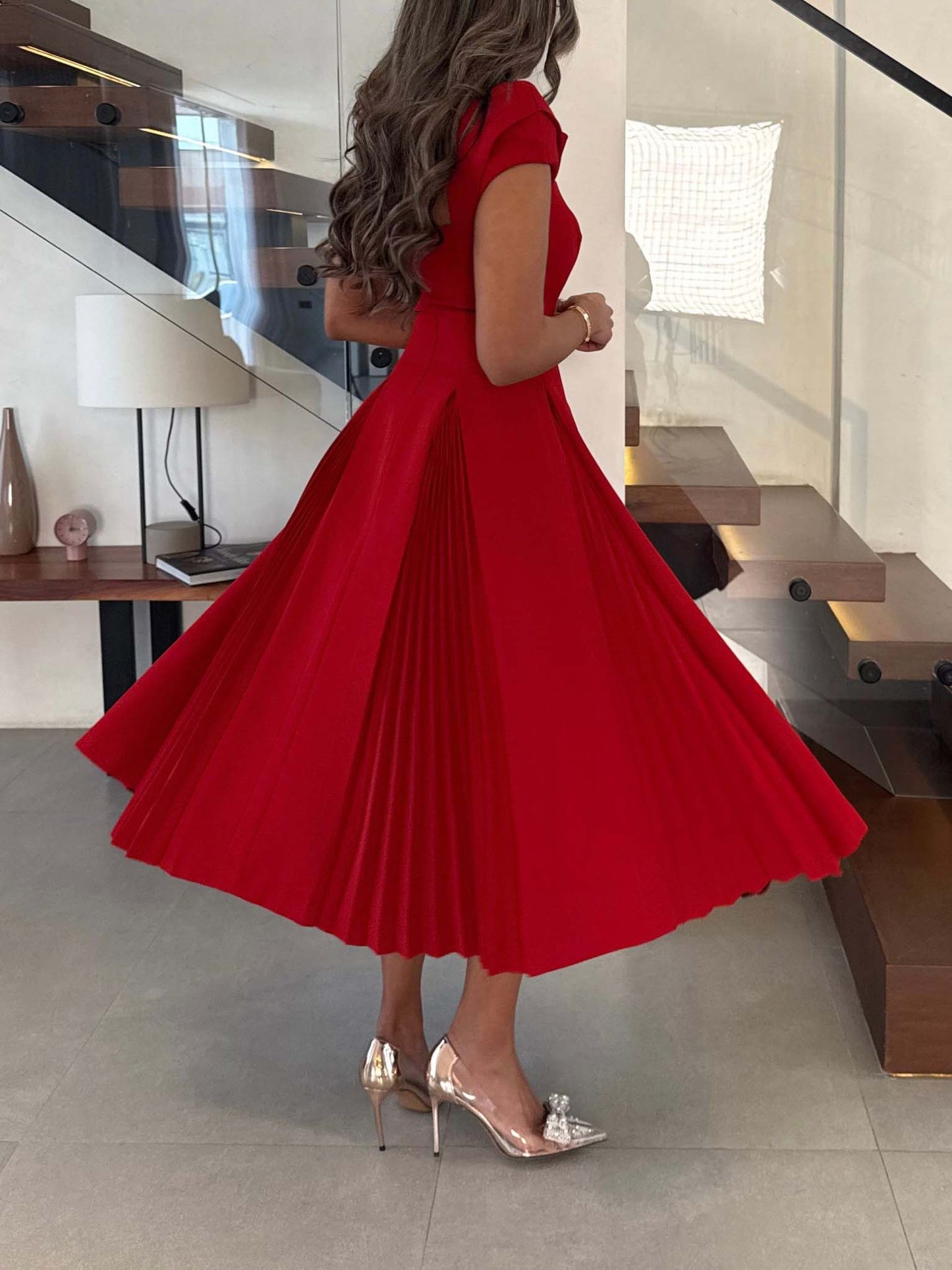 Elegant Pleated Midi Dress