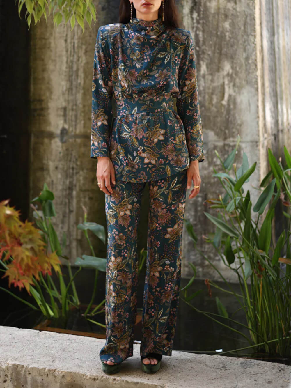 Retro Unique Florentine Print Tie-Waist Top