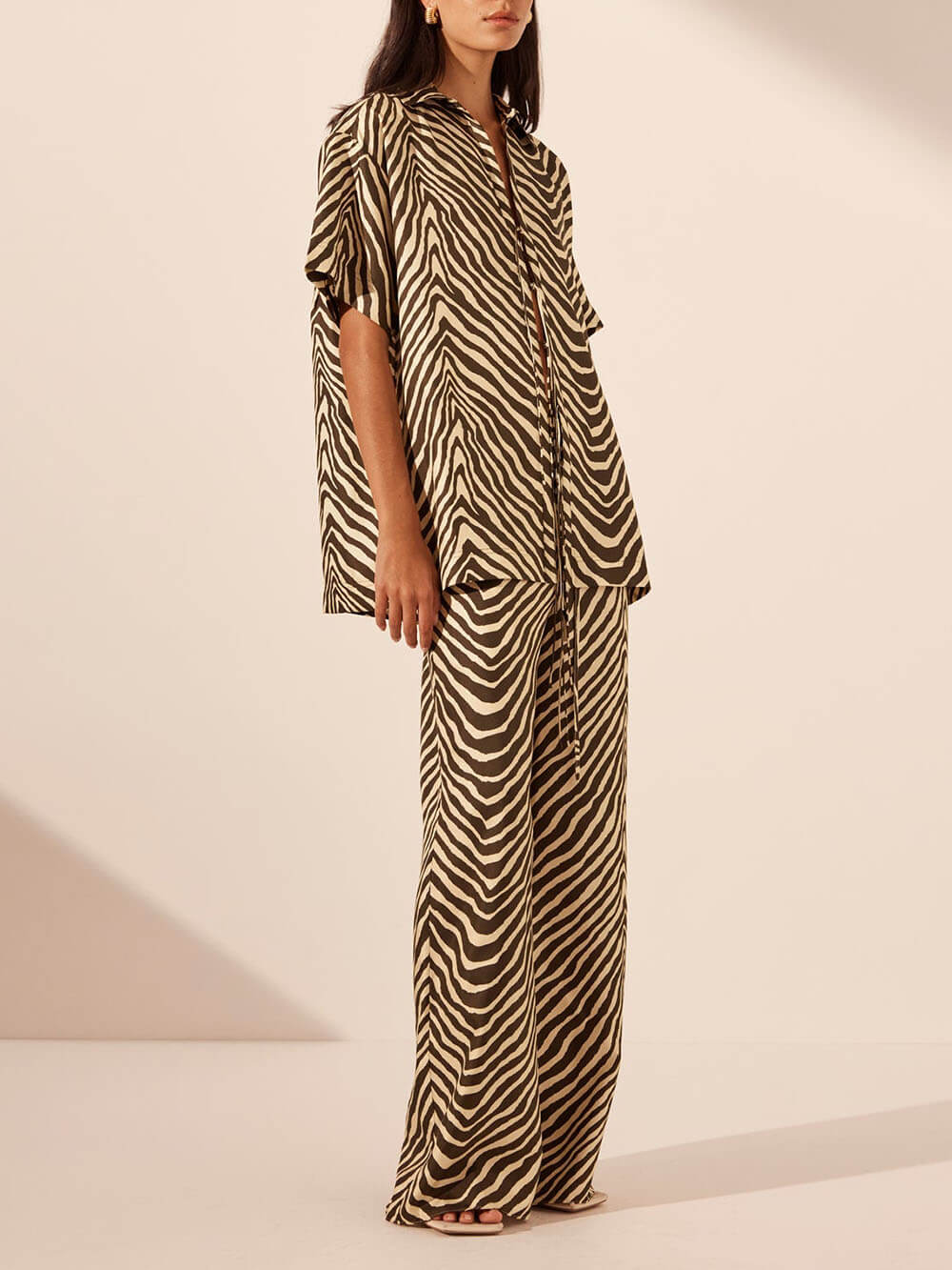 Exquisite Satin Unique Wave Pattern Print Lace-Up Oversized Shirt