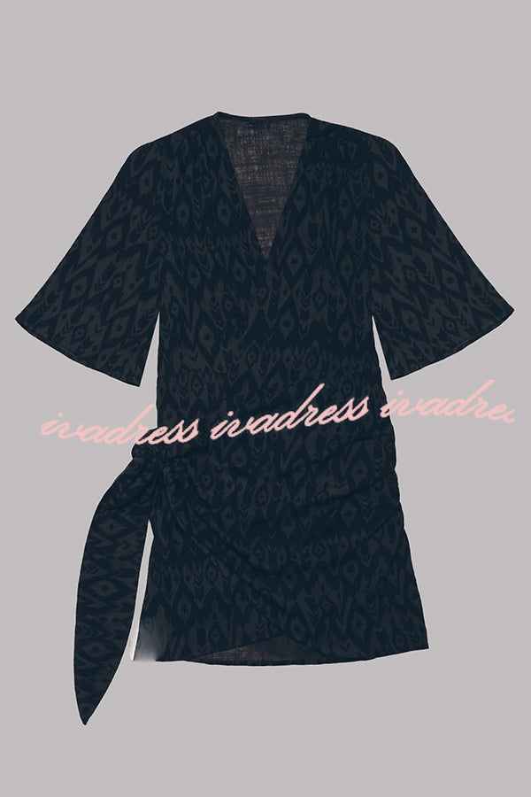 Vestido corto cruzado anudado de mezcla de lino y algodón, fácil de llevar 