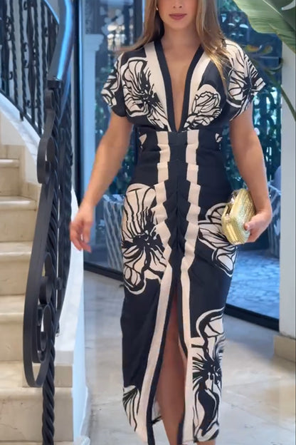 Vestido midi con abertura fruncida y mangas dolman con estampado único en contraste de colores de Bella 