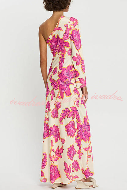 Vestido largo acampanado de satén con estampado floral y un hombro Rhia 