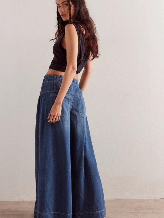 Pleated Waist Wide-Leg Tied Jeans