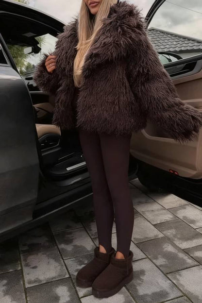 CHAQUETA DE PIEL CHOCOLATE DE ÚLTIMA TENDENCIA 