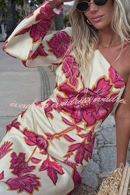 Vestido largo acampanado de satén con estampado floral y un hombro Rhia 