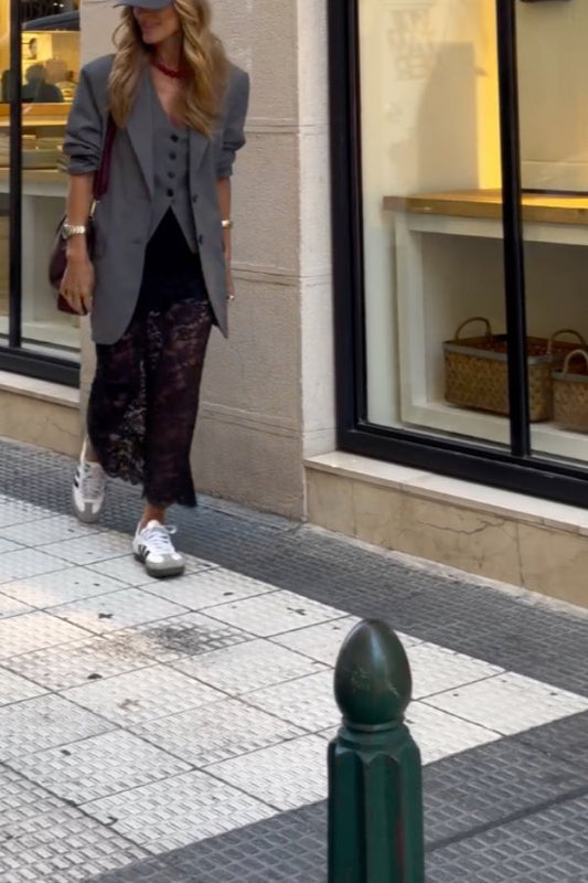 Boyfriend style mid-length blazer