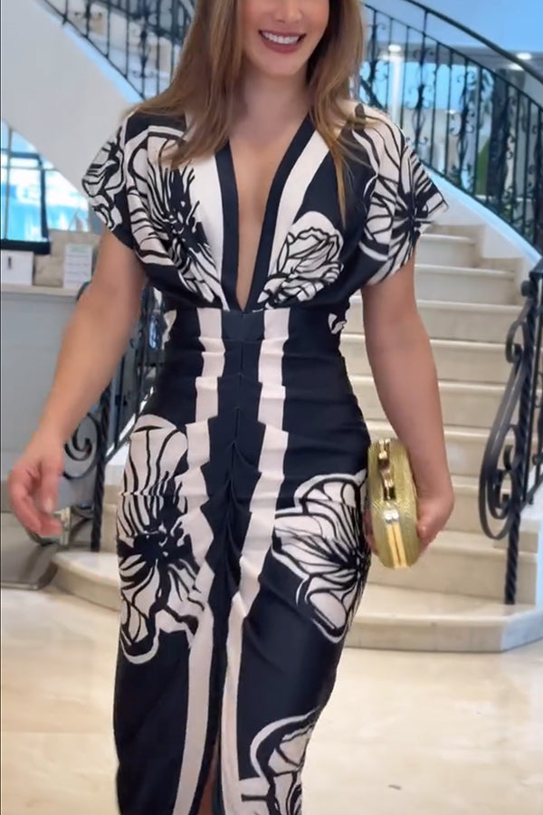 Vestido midi con abertura fruncida y mangas dolman con estampado único en contraste de colores de Bella 