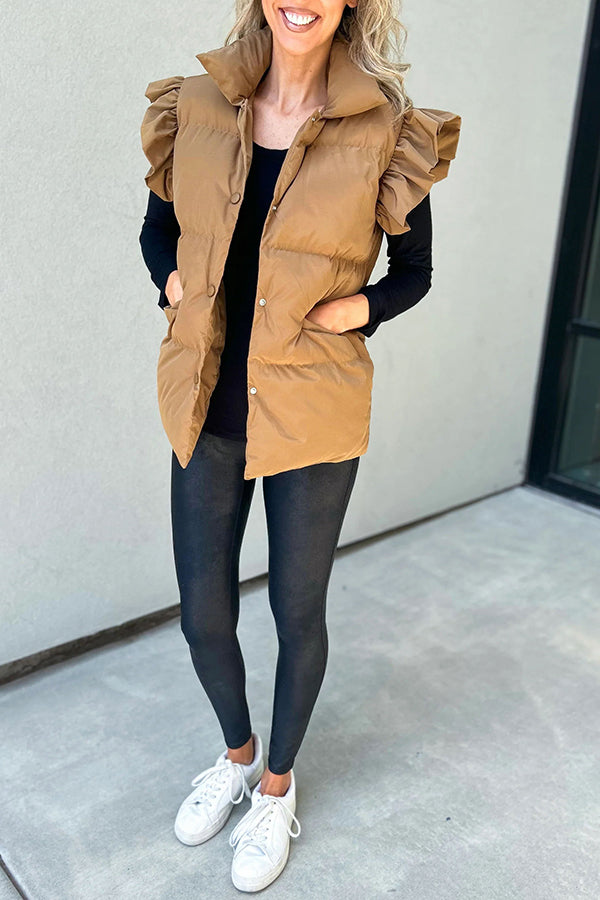 Chaleco con bolsillos y solapa abotonada y mangas con volantes de Remi 