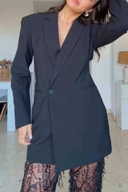 Blazer Yulissa de manga larga con un solo botón, cintura ajustada, espalda abierta, solapa y bolsillos 