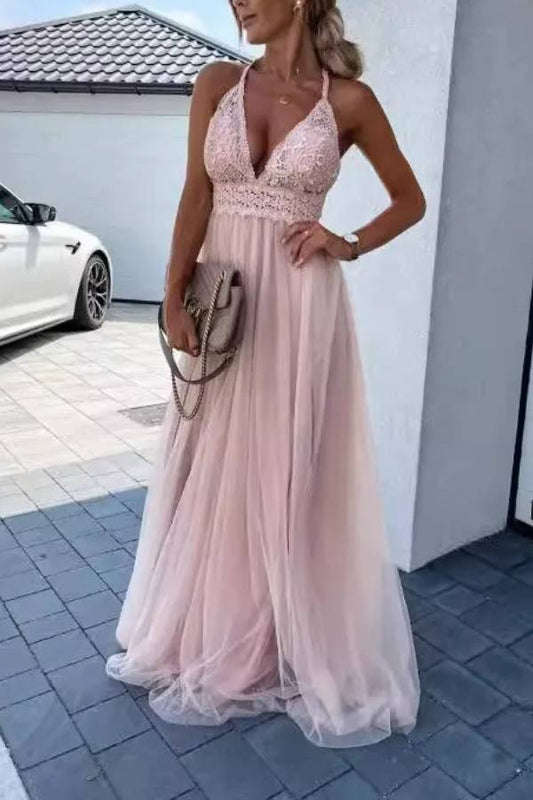 Vestido de malla con escote en V profundo 