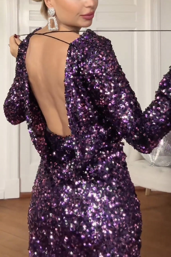 Vestido mini drapeado de manga larga con cuello vuelto y lentejuelas en la espalda de Call Me Beauty 