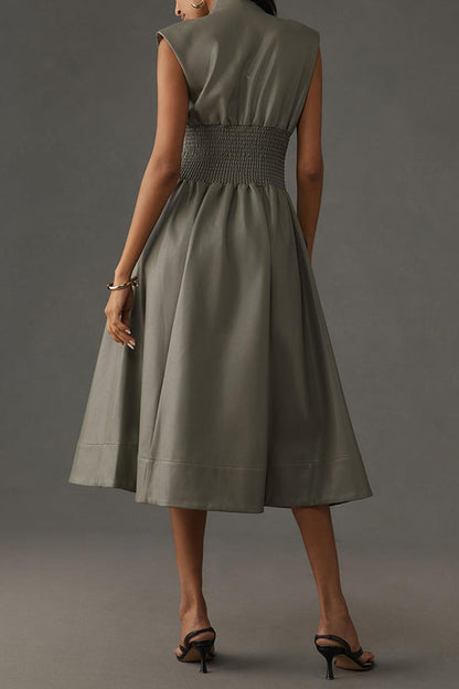 Vestido midi de piel sintética con cintura fruncida y bolsillos con cremallera de Kiera 