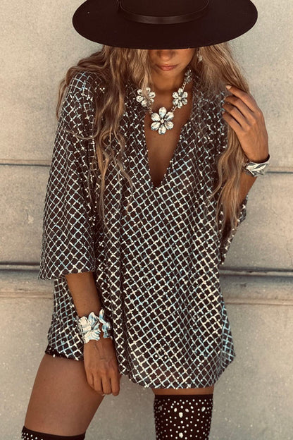 Todo sobre el top holgado de media manga con escote en V y lentejuelas con cuello glamuroso 