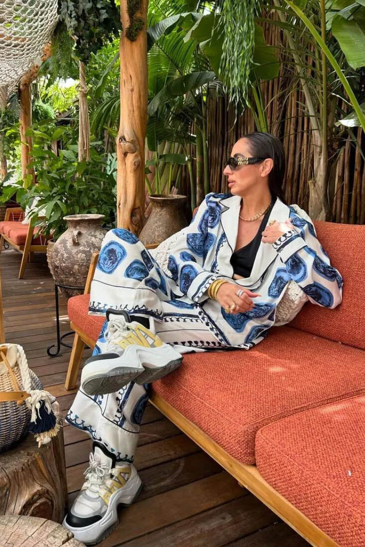 Artistic Blue Floral Collared Set