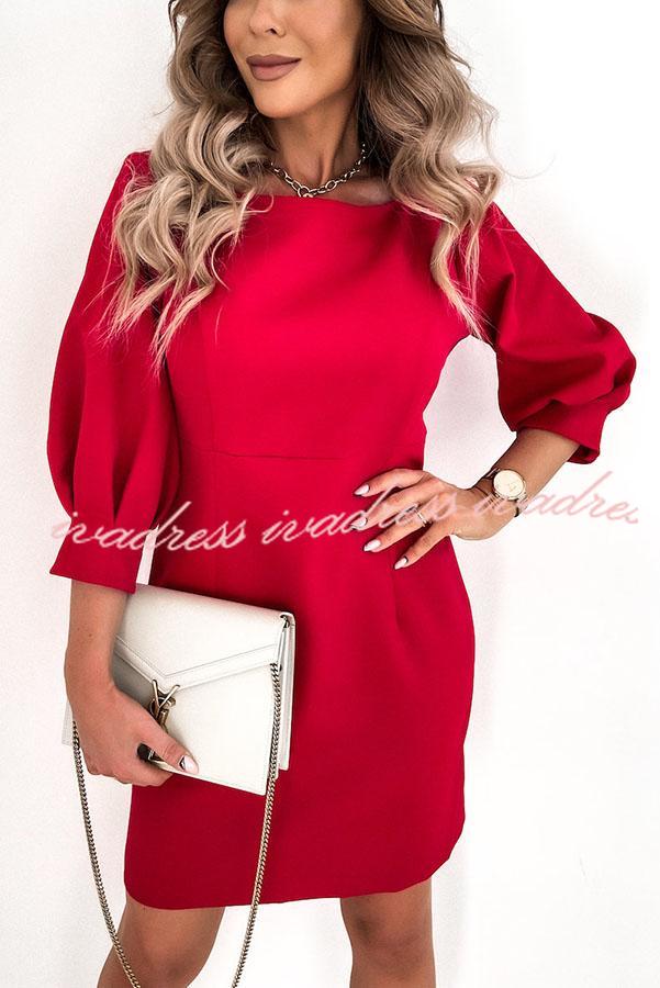 Vestido de cóctel con espalda en V y lazo decorativo en colaboración 