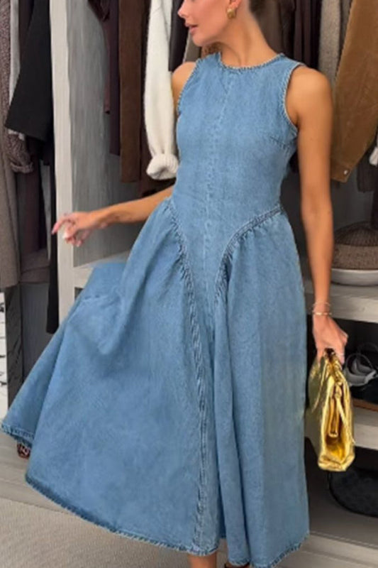 Classic and Stylish Denim Open Back Tie-up Gathered Hip Stretch Midi Dress