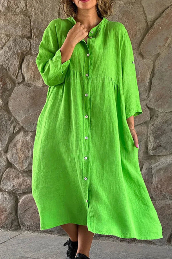 Vestido largo informal de lino y algodón con cuello alto y botones en color liso