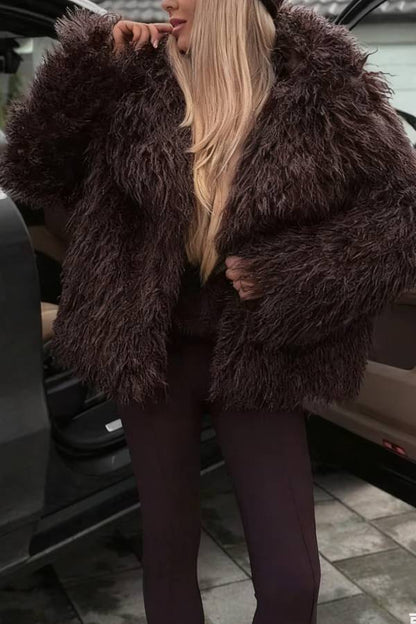 CHAQUETA DE PIEL CHOCOLATE DE ÚLTIMA TENDENCIA 