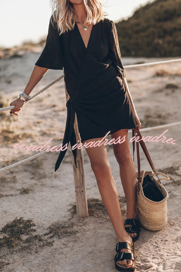 Vestido corto cruzado anudado de mezcla de lino y algodón, fácil de llevar 