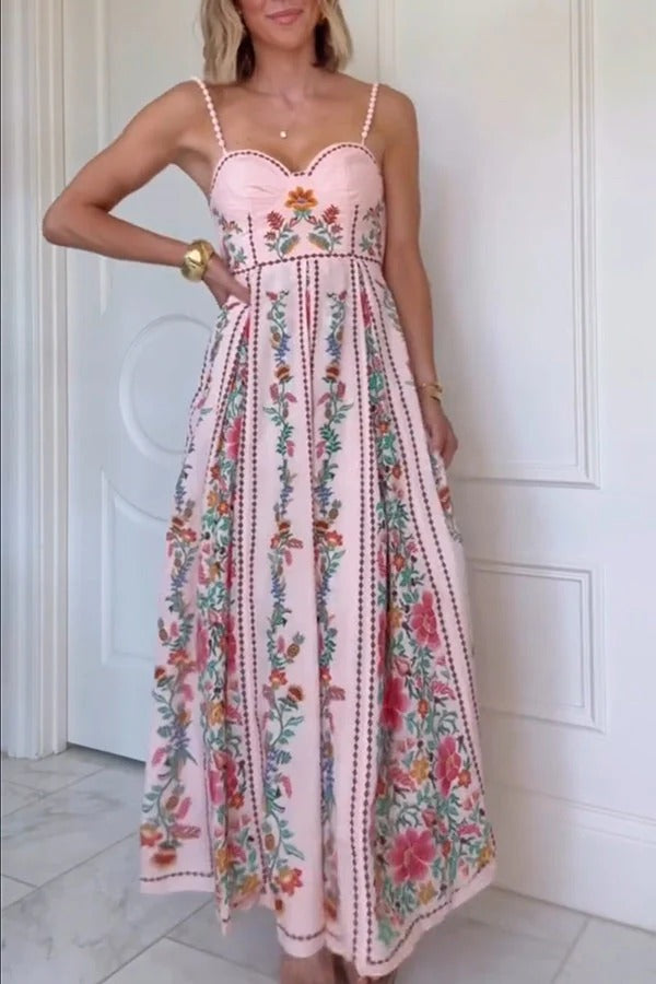 Vestido largo con tirantes de cuentas, escote corazón y estampado único de bosque delicado