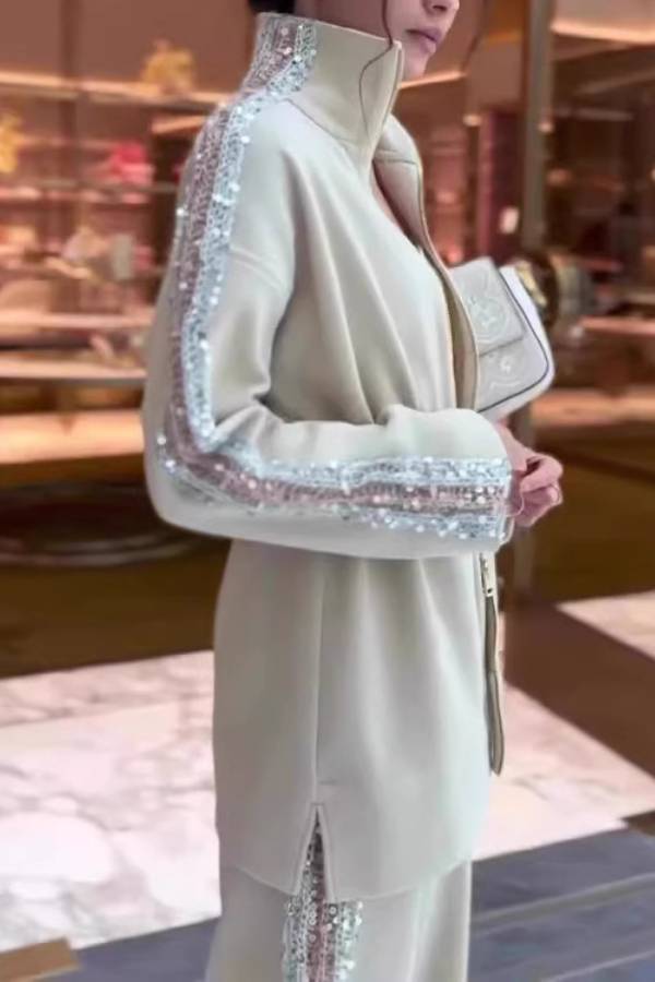 Traje con cintura con cordón y lentejuelas 