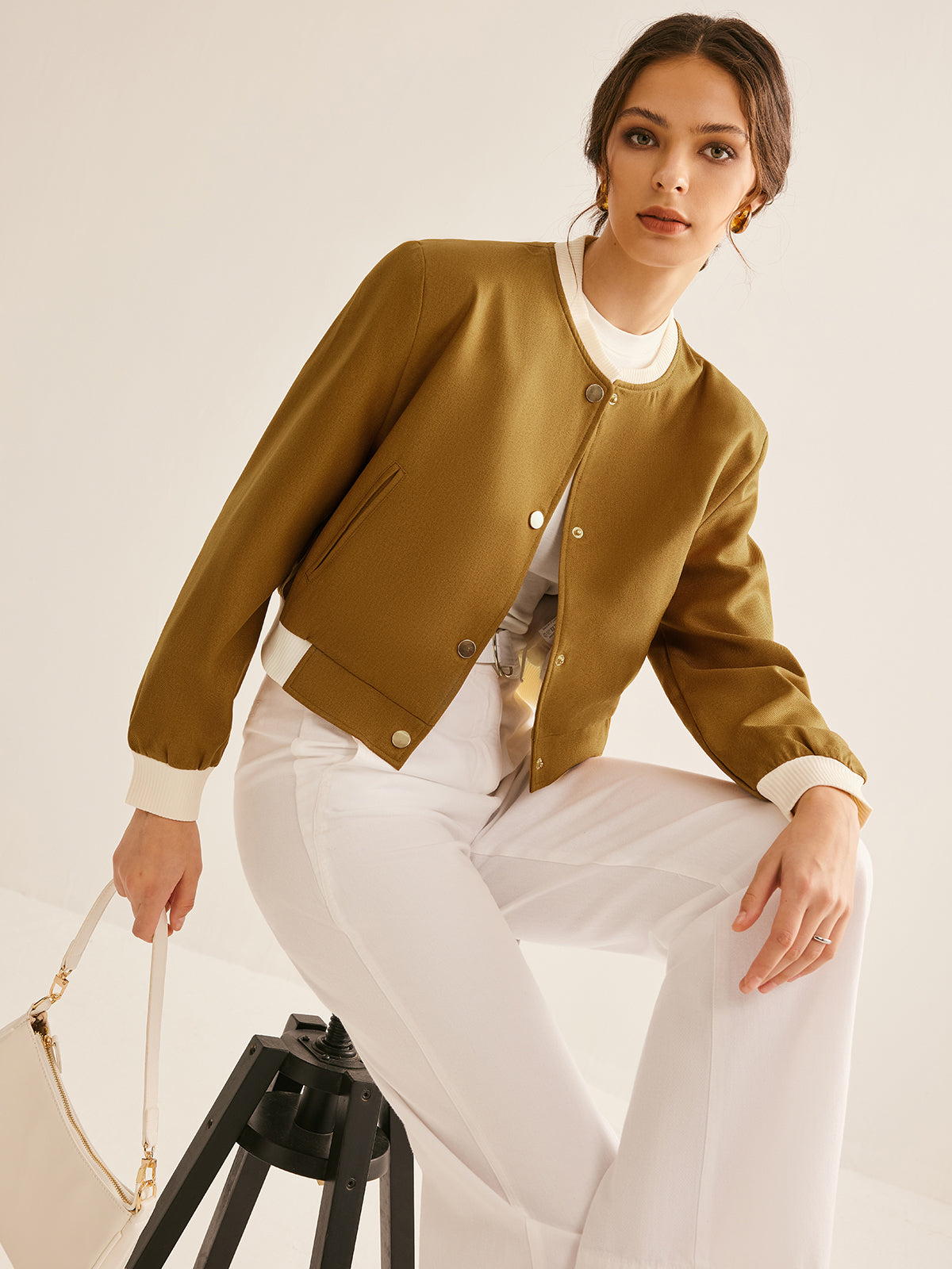 Contrast-Trim Cropped Jacket | Minimalist Design | Everyday Elegance