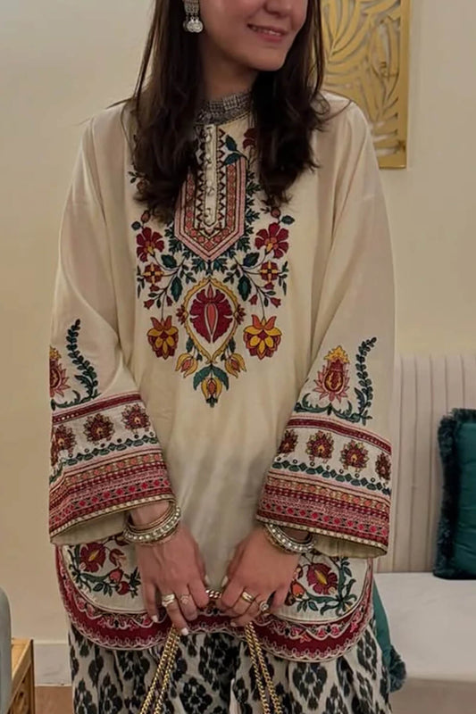 Retro Ethnic Print Bell-Sleeve Loose-Fitting Shirt