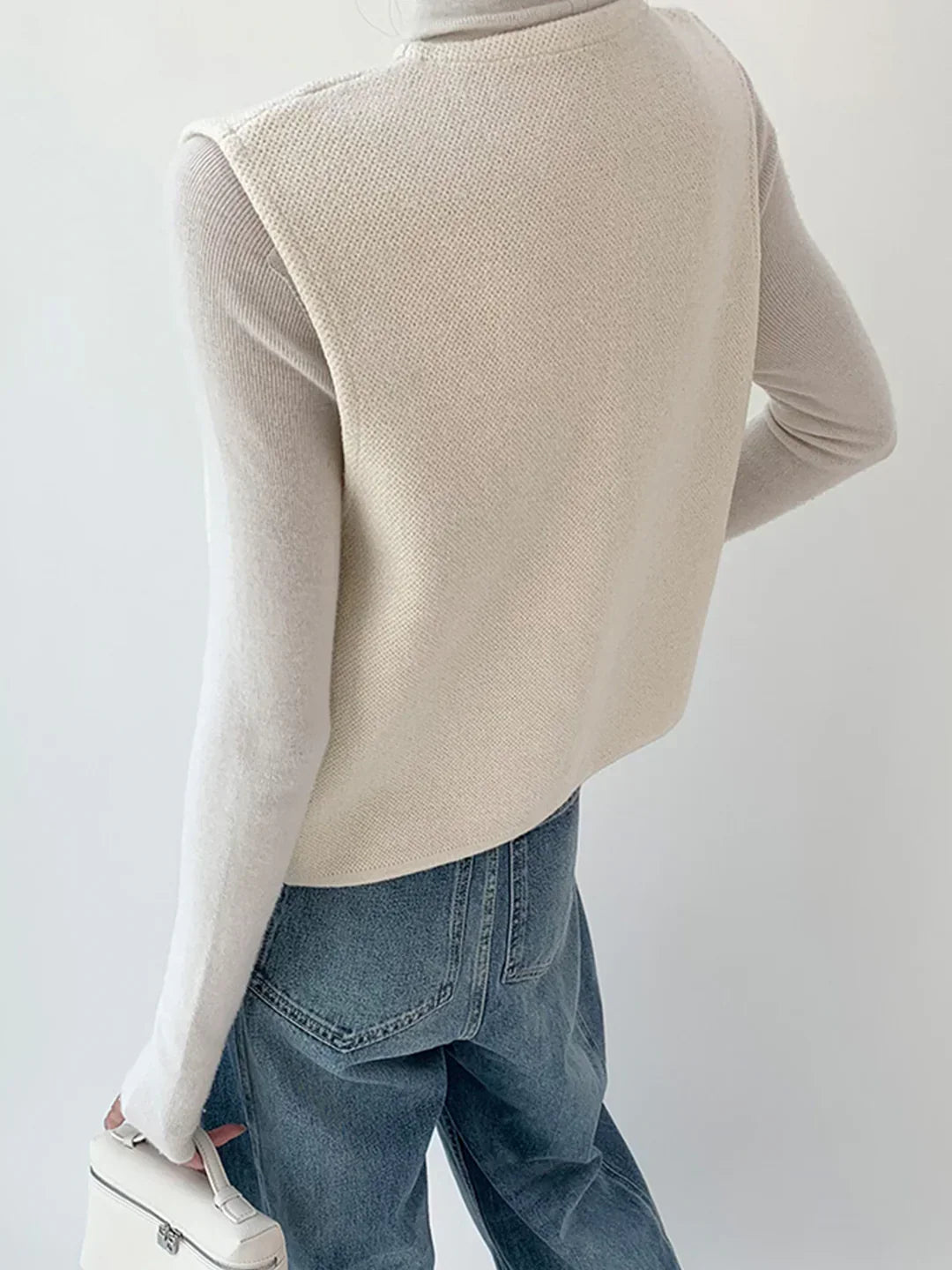 Atelier Knit Vest | Gold Button Detail | Regular Fit