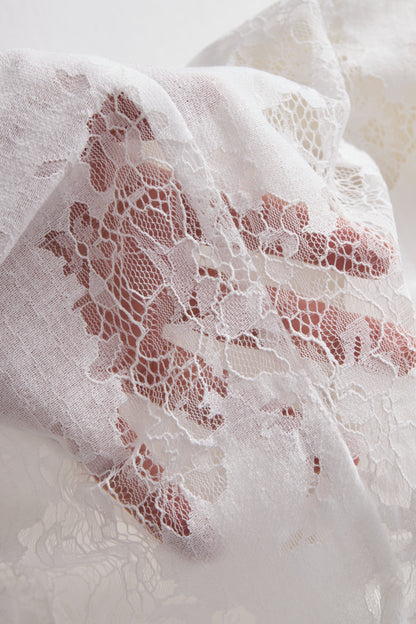 Elegant White Lace-Backed Blazer with Structured Silhouette