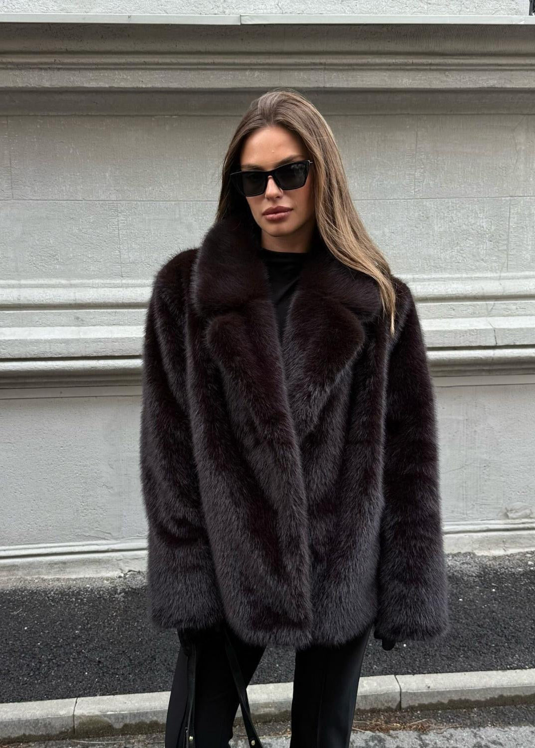 Velora Plush Faux Fur Coat – Soft Touch Winter Jacket