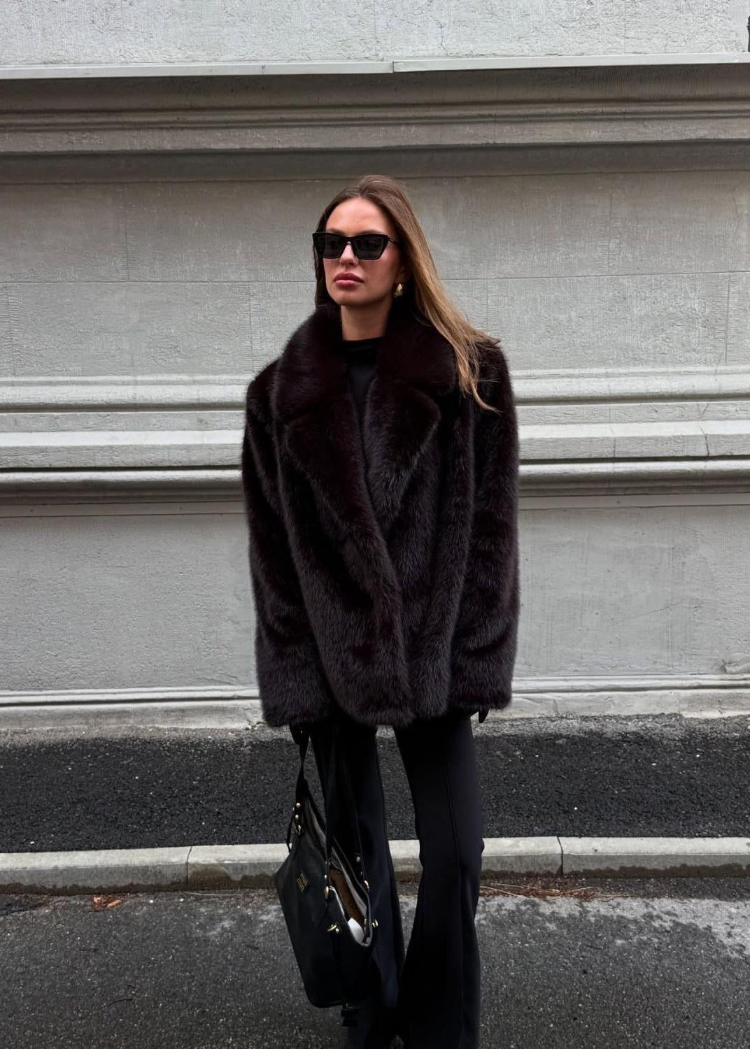 Velora Plush Faux Fur Coat – Soft Touch Winter Jacket