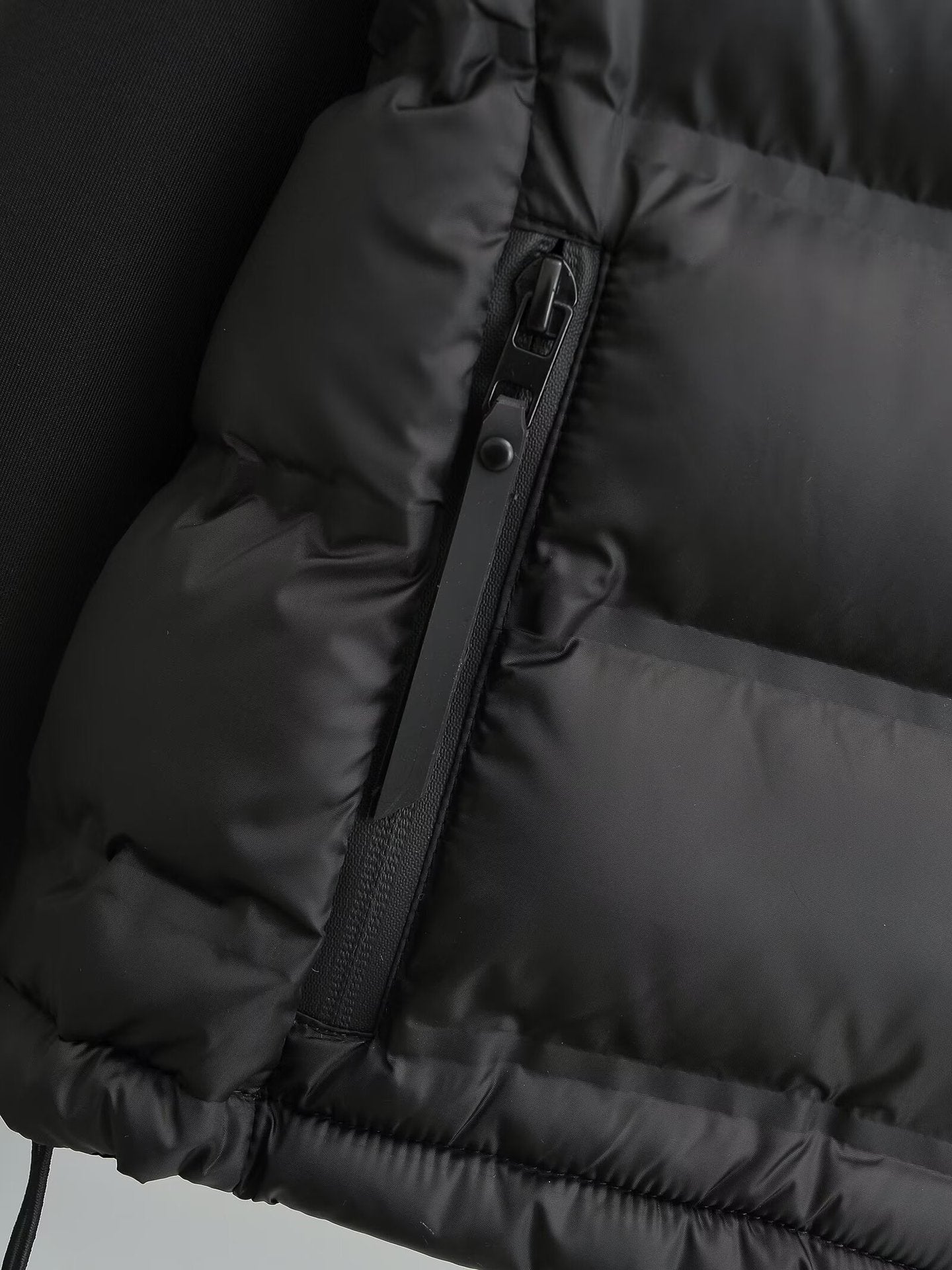 Short Puffer Jacket | Zip Closure | Cropped Fit