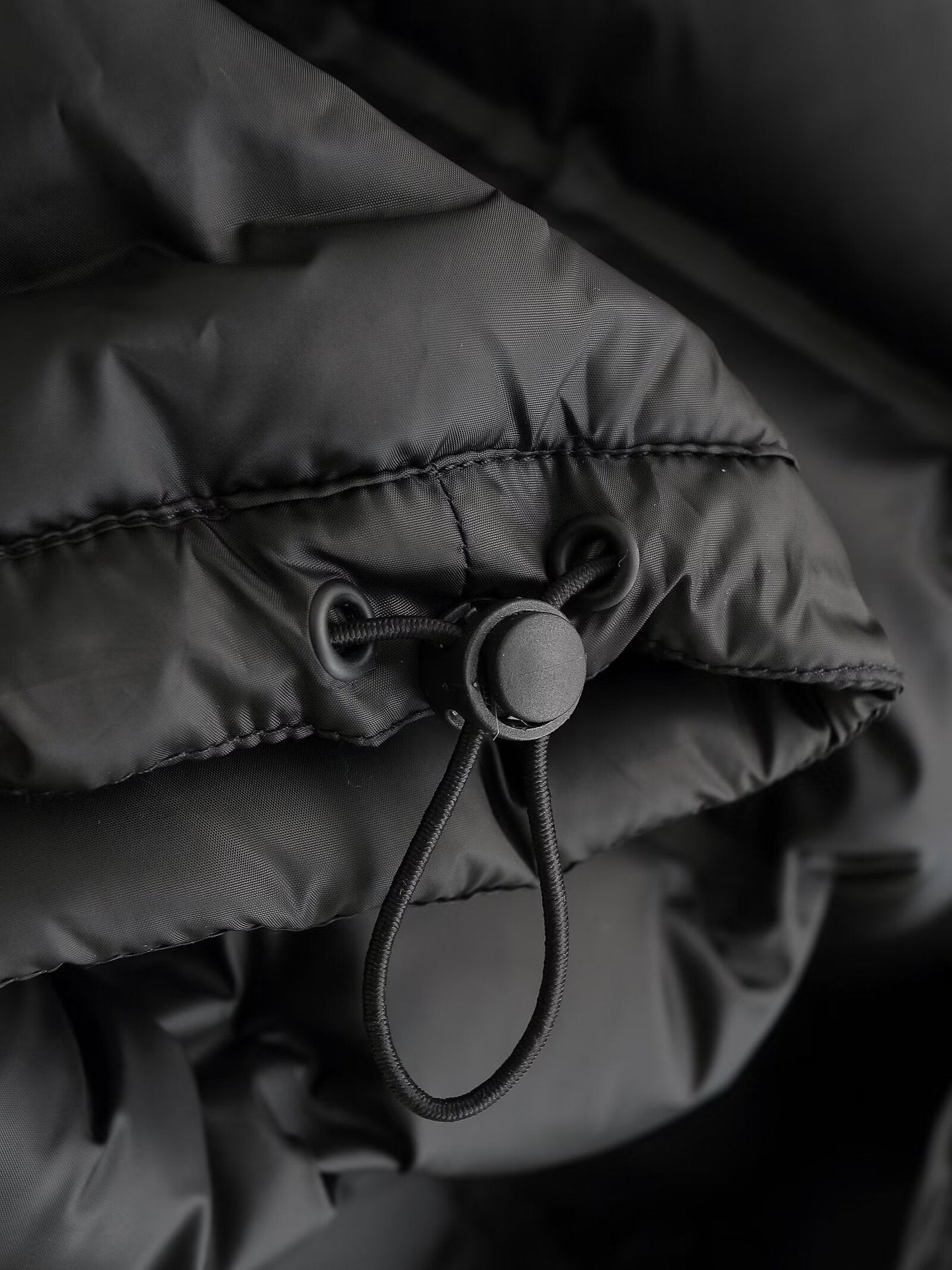 Short Puffer Jacket | Zip Closure | Cropped Fit