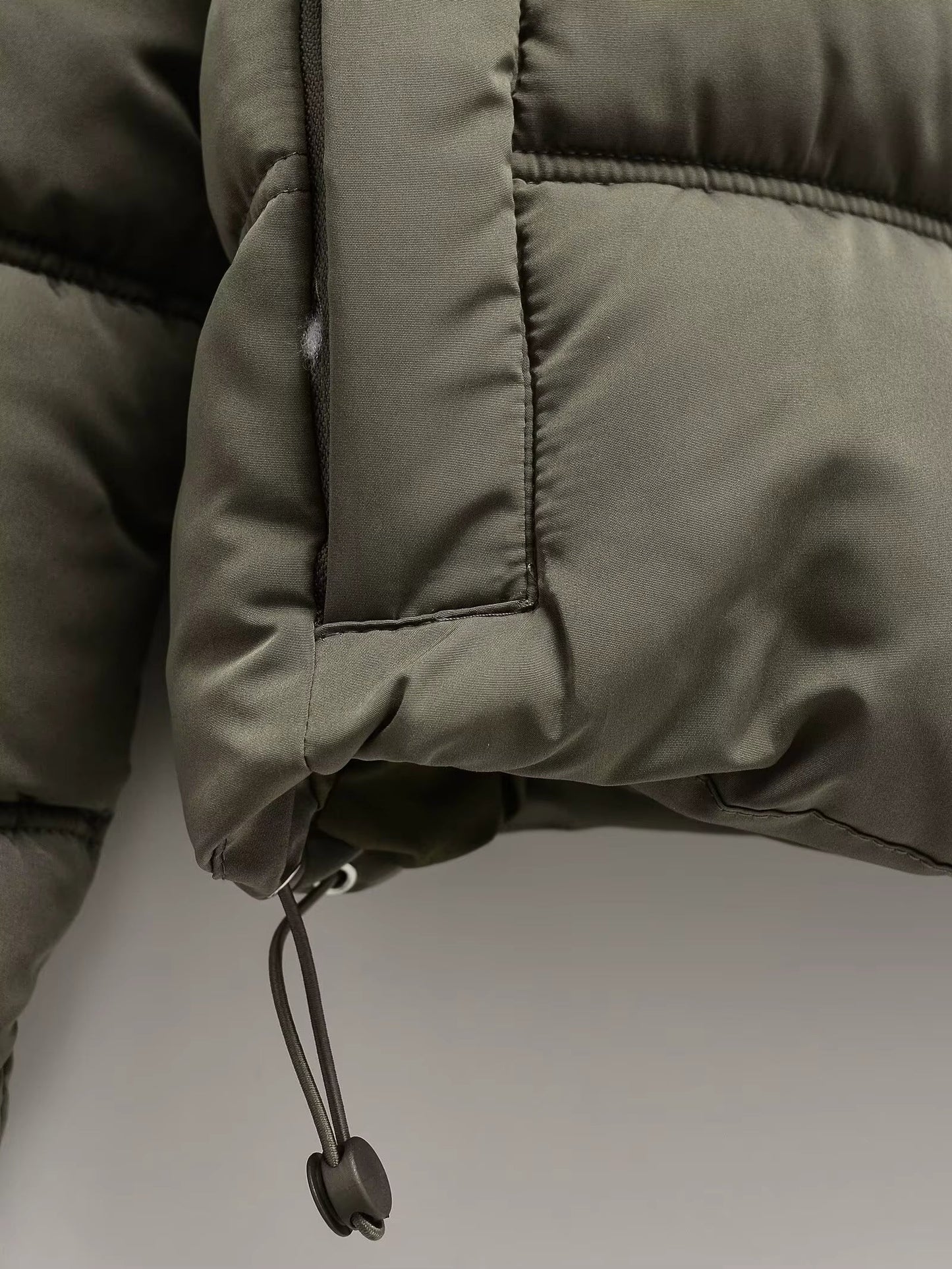 Short Padded Jacket | Hooded Design | Lightweight Winter Warmth