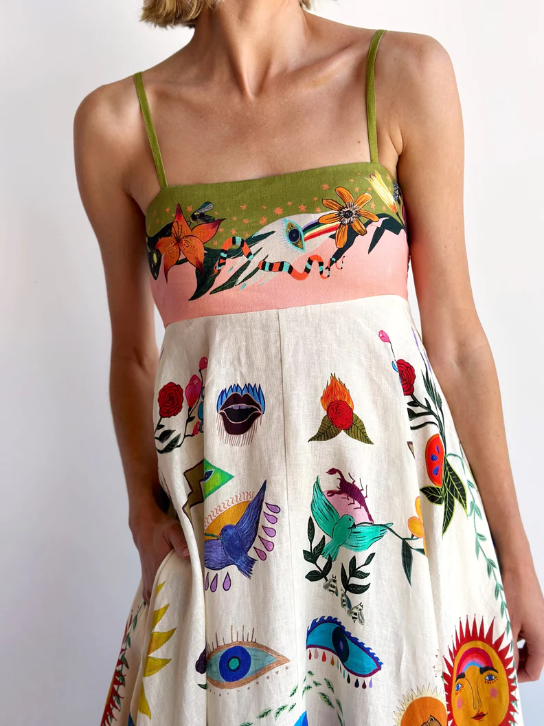 Vestido lencero con estampado de pintura y posicionamiento elegante