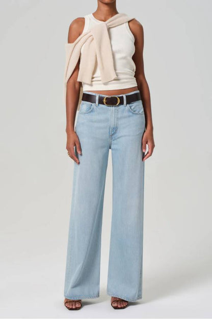 Vaqueros azul claro de cintura alta y pierna ancha 