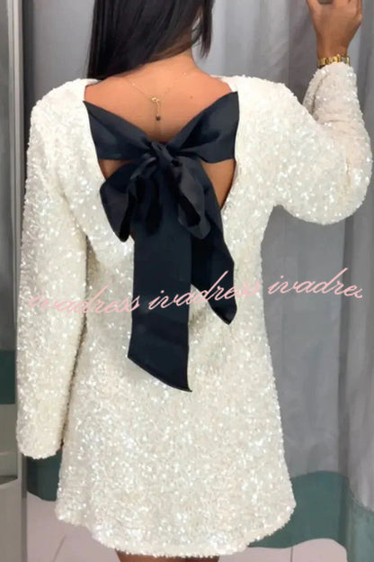 Vestido mini holgado con lazo en la espalda y lentejuelas para bailar toda la noche 